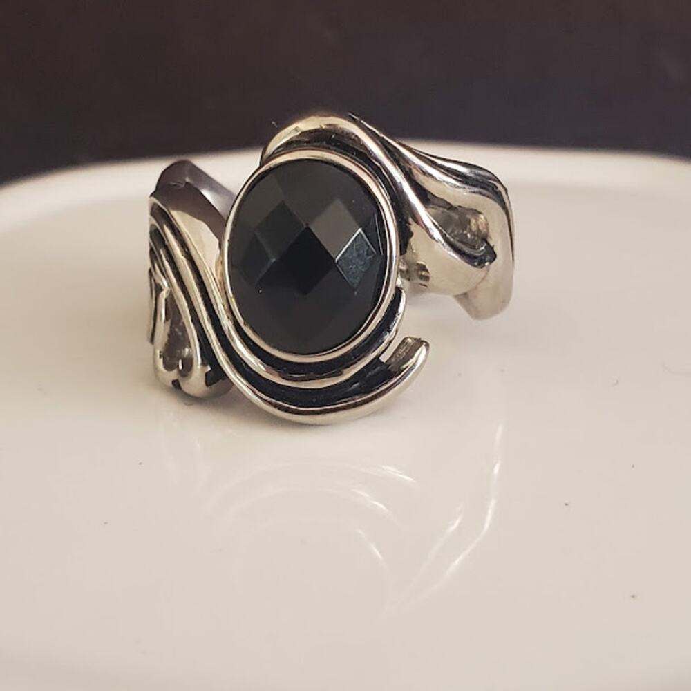 Women's Ring Silver Tone Black Faceted Braided Band Size 6 1/2 Romantic Heart‎